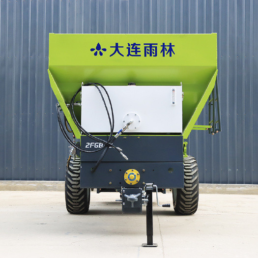 大连大连雨林厂家直供8方圆盘撒肥车适撒农家肥，家畜粪肥等