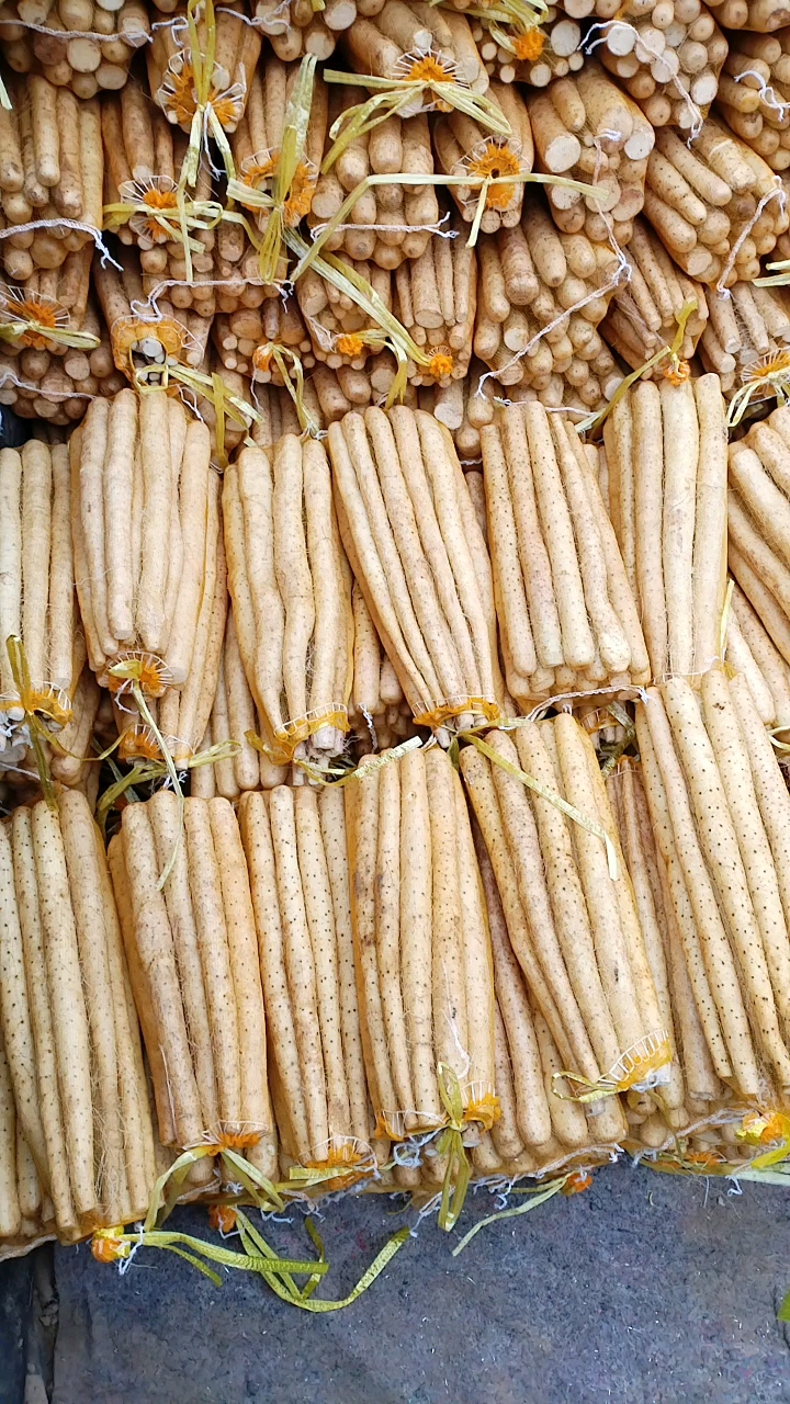 新货双棒面山药口感软糯香甜，皮白，大量上市