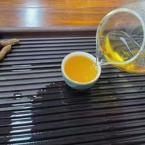 诚信经营
春茶正山小种，物美价廉，香好水甜，耐冲泡