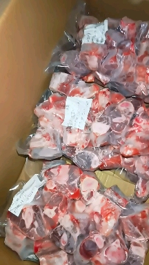 羊副产品，羔羊前腿，羊骨，8量左右一个，肉嫩适合电商团购烧烤