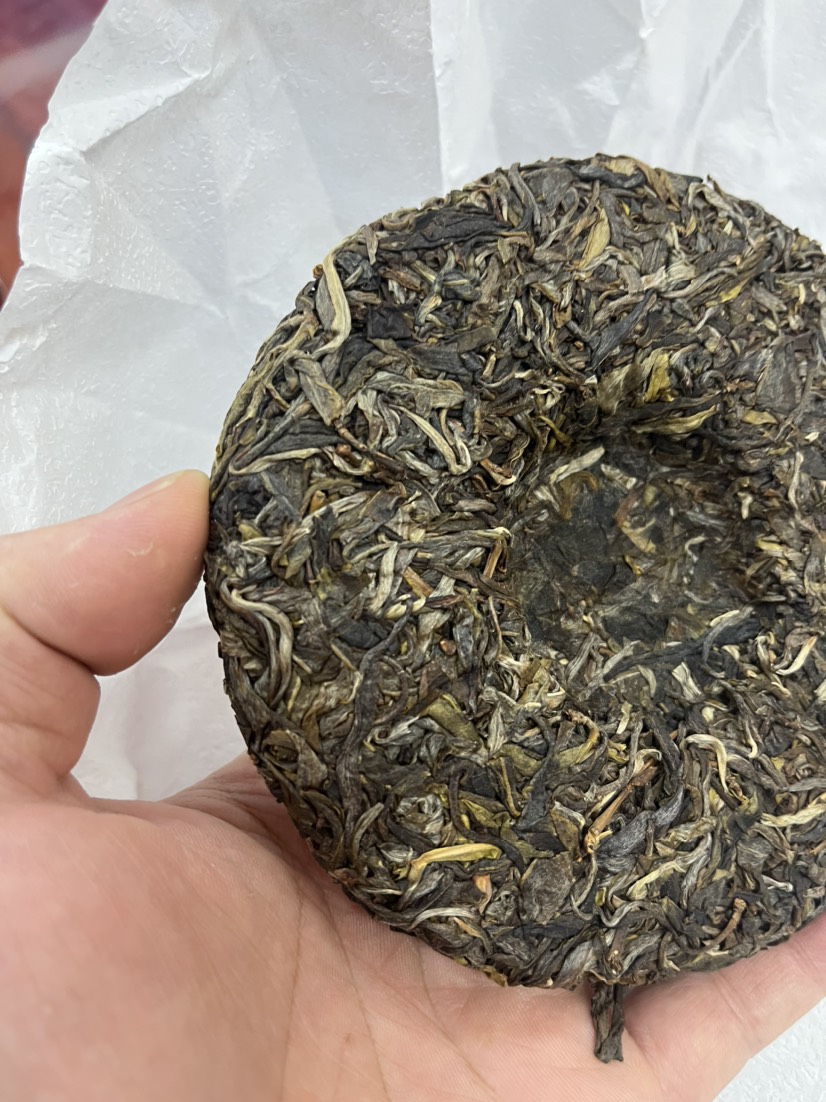 普洱茶易武刮风寨泠水河古树茶