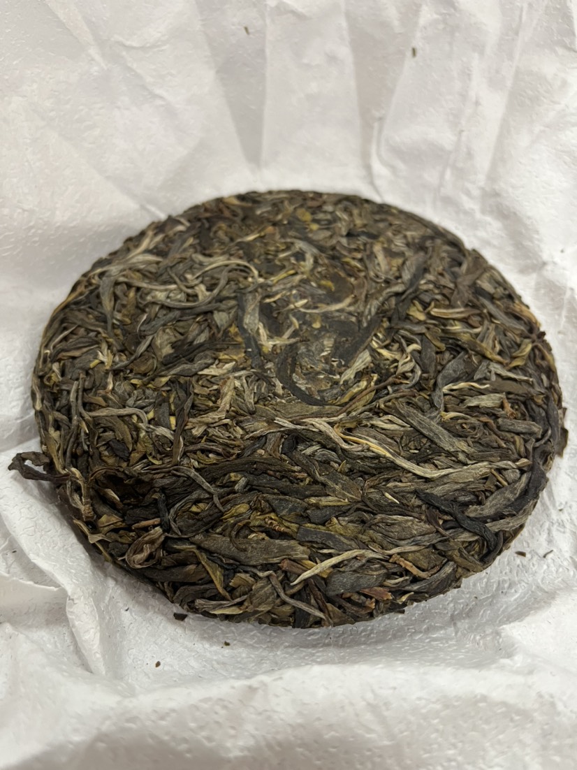 普洱茶易武刮风寨泠水河古树茶