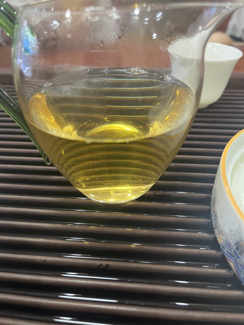 普洱茶易武刮风寨泠水河古树茶