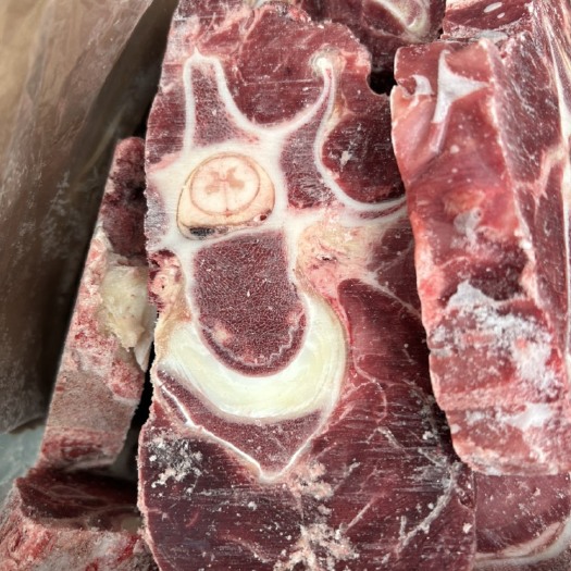 阳信县牛脖骨，满肉，饭店优选好食材，铁锅炖优选食材