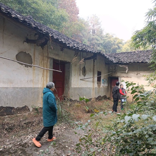重庆市大学城虎峰山145平民房出zu