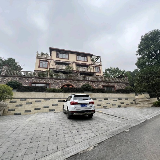 长沙玉峰山500平别墅出shou装修豪华，价格面议
