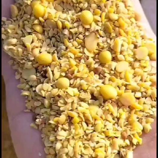 菏泽碎大豆，黄豆瓣，碎黄豆，大豆，上地肥料豆，养殖饲料豆，榨油豆