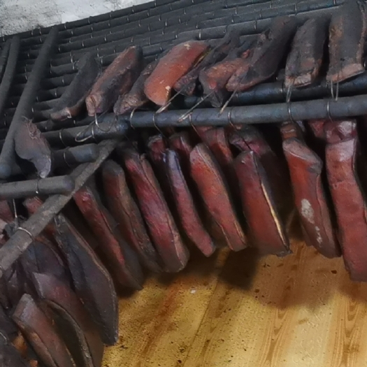 关岭县农家柴火熏腊肉