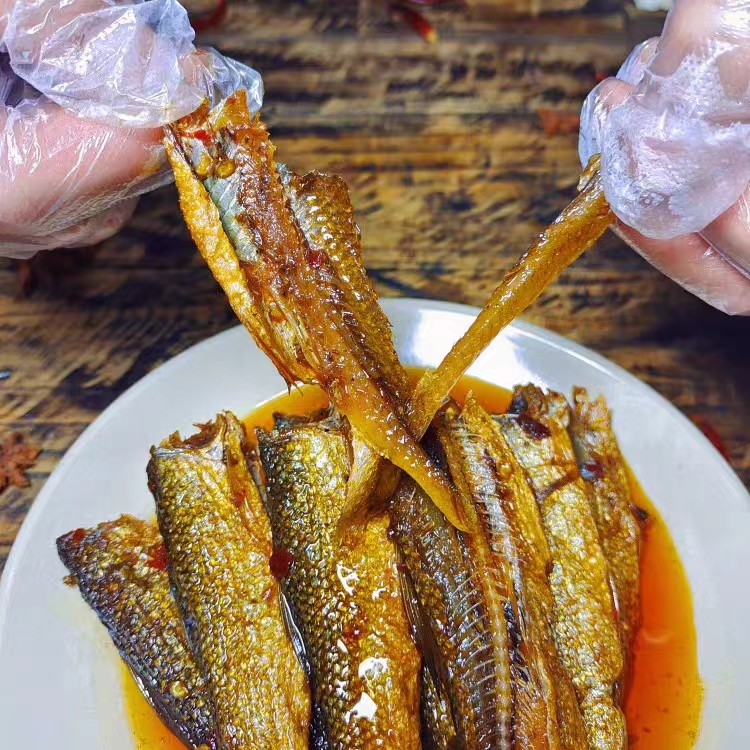 香辣手撕鱼5斤/袋，去头去内脏，工厂直销地摊产品