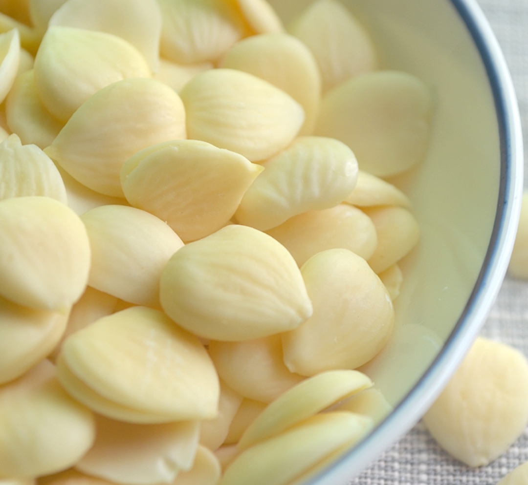 苦杏仁桃仁，大量现货，量大从优。