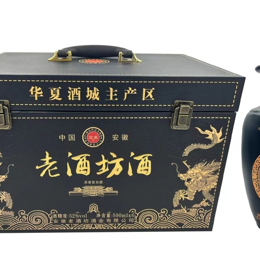 白酒  【厂家】 浓香型纯粮  一箱6瓶  52度每瓶500