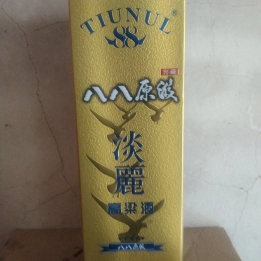 济南八八原液，淡丽高梁酒
