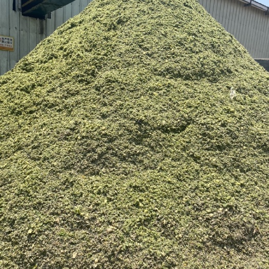 徐闻县果渣饲料。  益生菌发酵菠萝渣。   新鲜果皮。  脱水发酵