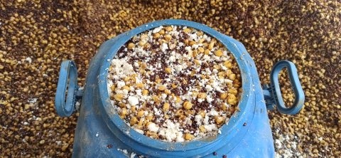 昆明发酵豆渣豆腐渣纯粮蒸馏发酵颗粒混合料