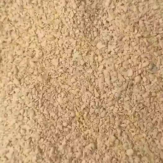 东明县麸皮小料，由麸皮，豆渣混合烘干而成适合各种禽畜养殖使用