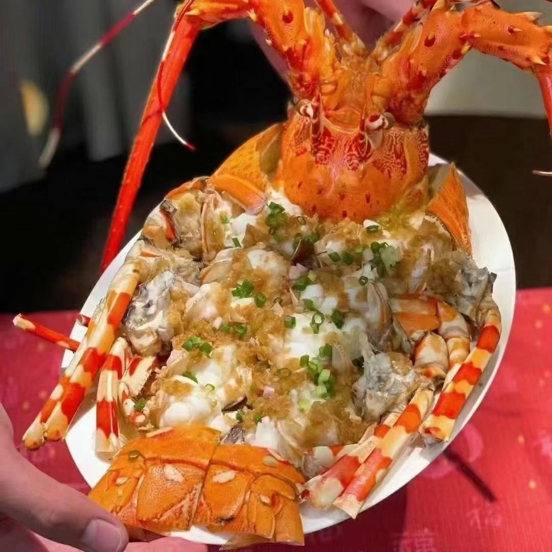 龙虾  大花龙虾，活冻品质，每只2-3斤多，7斤包邮