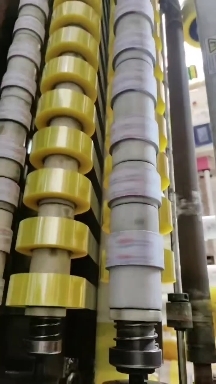 凤台县整箱透明胶带批发加宽大卷胶布卷封口封箱快递打包高粘度强力胶卷