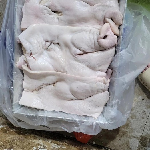 东莞市肥猪面具，去耳，带耳的都有售。
