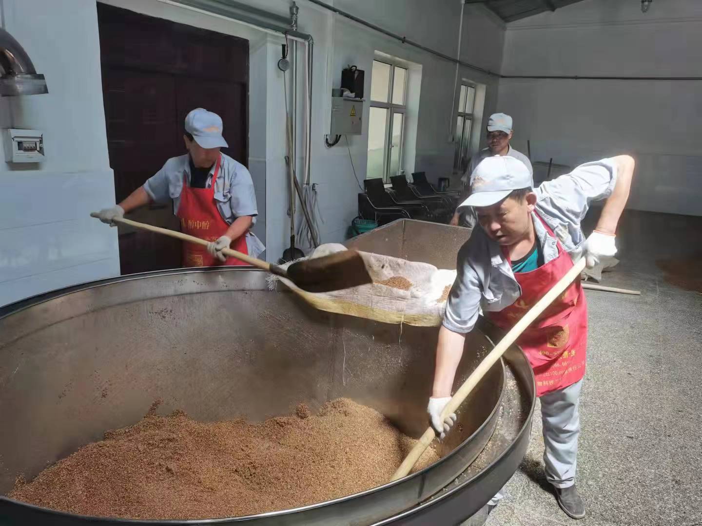 42度青稞酩溜酒