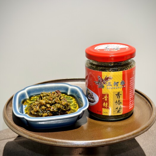 灵璧县三河椿香椿酱；甄选地道食材，新鲜采摘鲜香椿芽调配。
