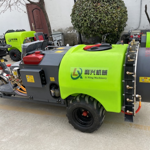 梨树打药机 16个高压喷头 穿透力强水冷25马力风送打药机