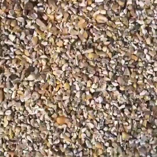郓城县长年直销各类牲畜用花生秧颗粒，碎玉米