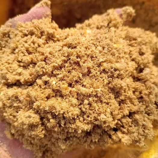 淮安玉米糖化发酵饲料，主要原料，玉米糖渣，碎玉米，小米糠，