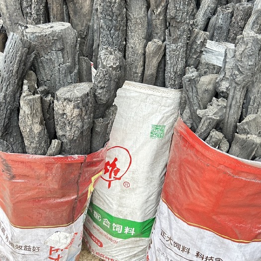 枣阳市纯栗木炭装车发货，感谢老板信任！大量现货，需要的老板可联系！