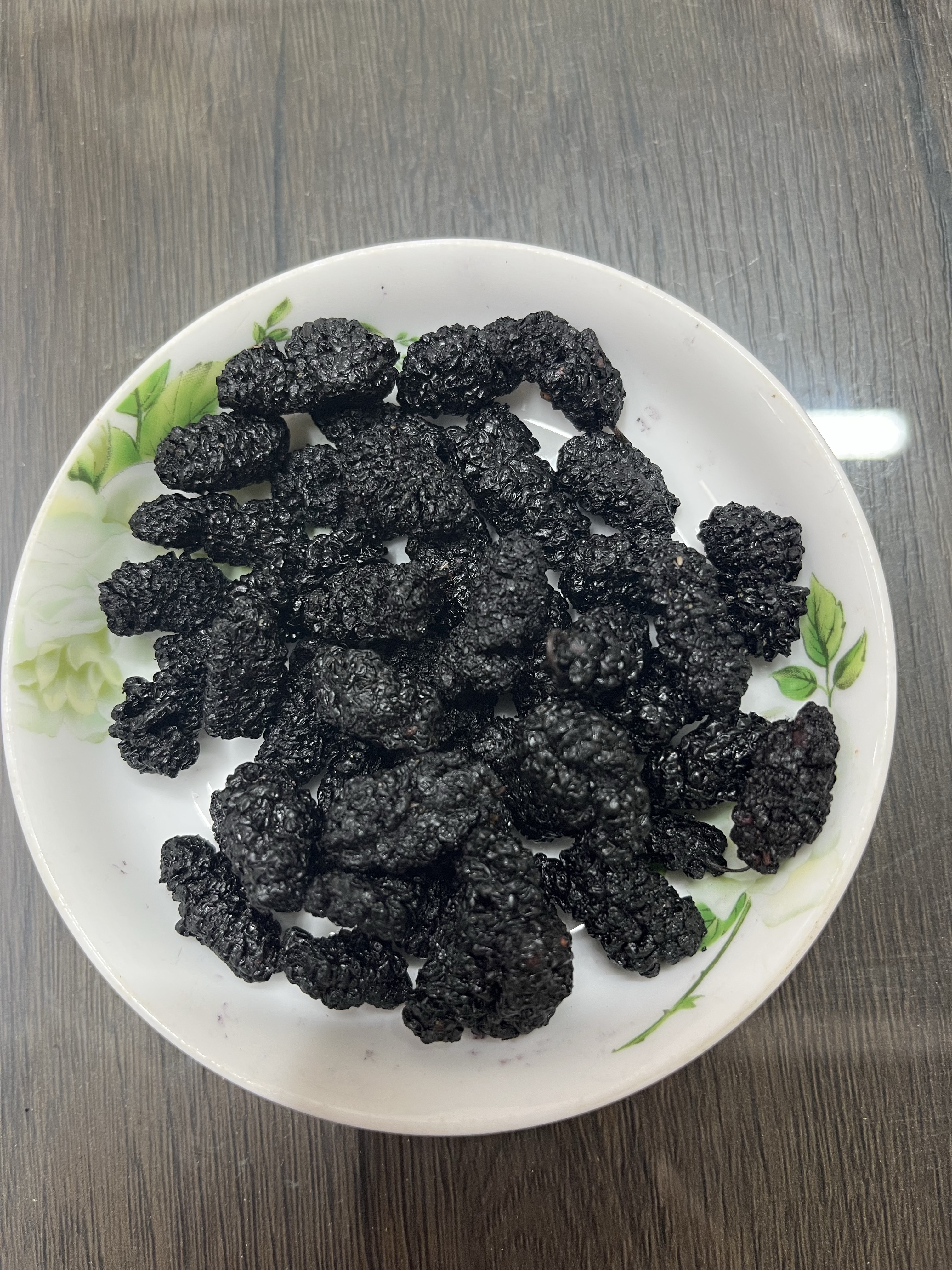 成都桑葚干，盐边桑葚，四川省攀枝花盐边县特产，果实较大，椭圆形