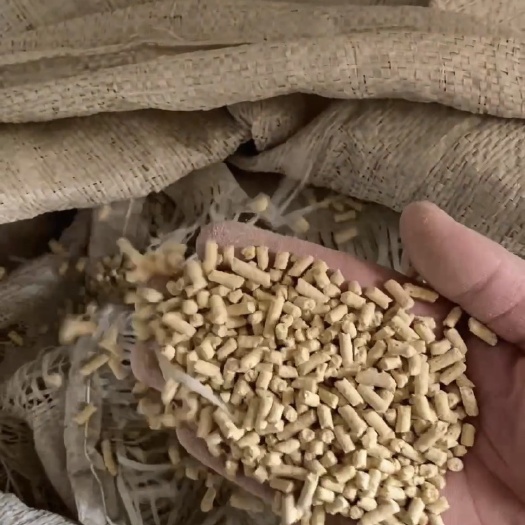 鄄城县禽类颗粒饲料，适用于鸡鸭鹅猪牛羊，厂家直销量大从优
