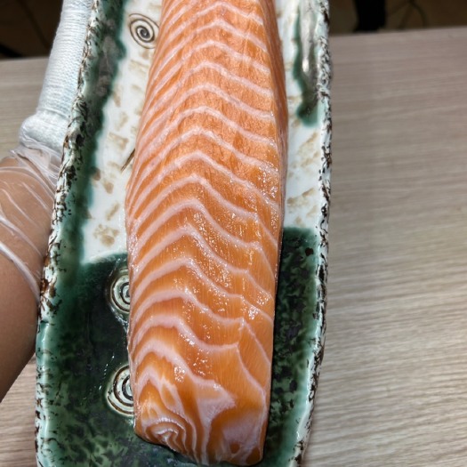 连云港每天到货最新日期三文鱼，主供餐饮，日料，自助餐连锁，国产