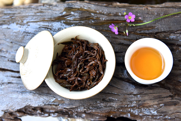 云南红茶凤庆滇红茶毛峰黄芽多香甜滇红茶大雪山古树红茶晒红