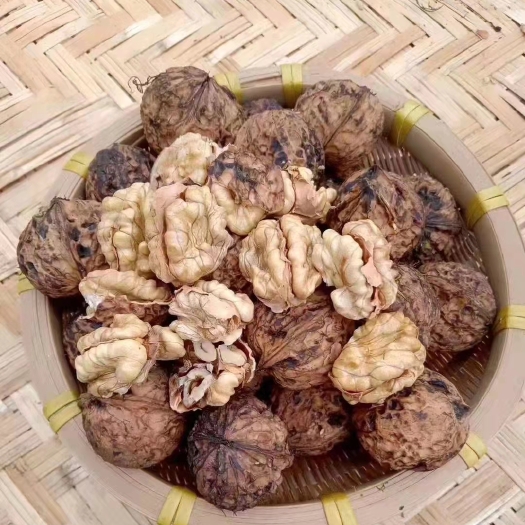 凤庆县凤庆小香果核桃
