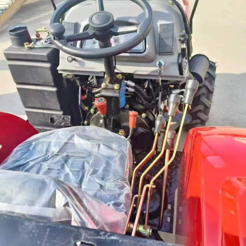 70马力大棚王供货商处后悬挂后方强生强降可搭配多种农机具