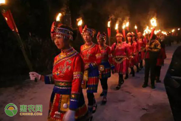 火把节是哪个民族的传统节日？有什么习俗？