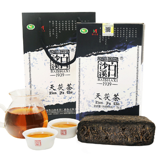 茯砖茶  金花茂盛，味道醇厚，香气扑鼻，经久耐泡！