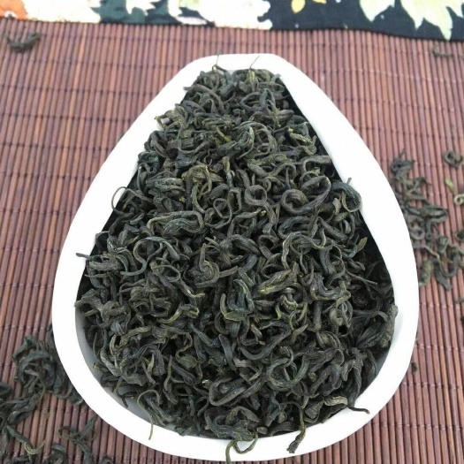 雅安蒙顶毛峰 采用雨前一芽一叶制作，具有回甘好，耐泡，性价比高