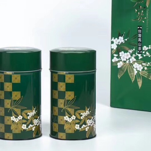 安溪县【凍顶乌龙茶】茶叶颗粒紧实、叶底肥厚茶汤金黄琥珀色，香气浓郁