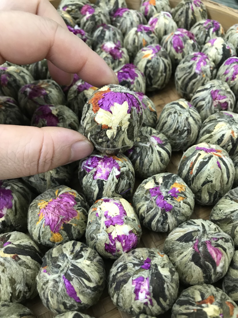 茶花茶 爆款新品《金丝皇菊·双戏珠》品一壶白茶，赏一番好景双龙戏珠，