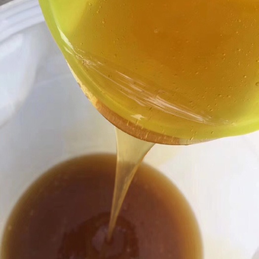 汕头夏季荔枝龙眼蜂蜜有泡沫