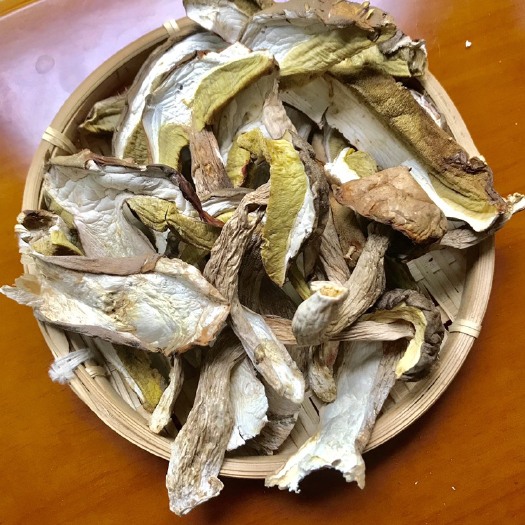 昆明 云南野生白牛肝菌19年新货