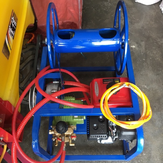 临沂普通水泵 智能关枪停机遥控两用打药机，48V60V高压直流电动自动收器