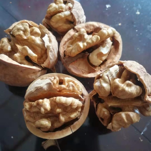 临汾 2019新果山西蒲县纯手工褪青皮绵核桃