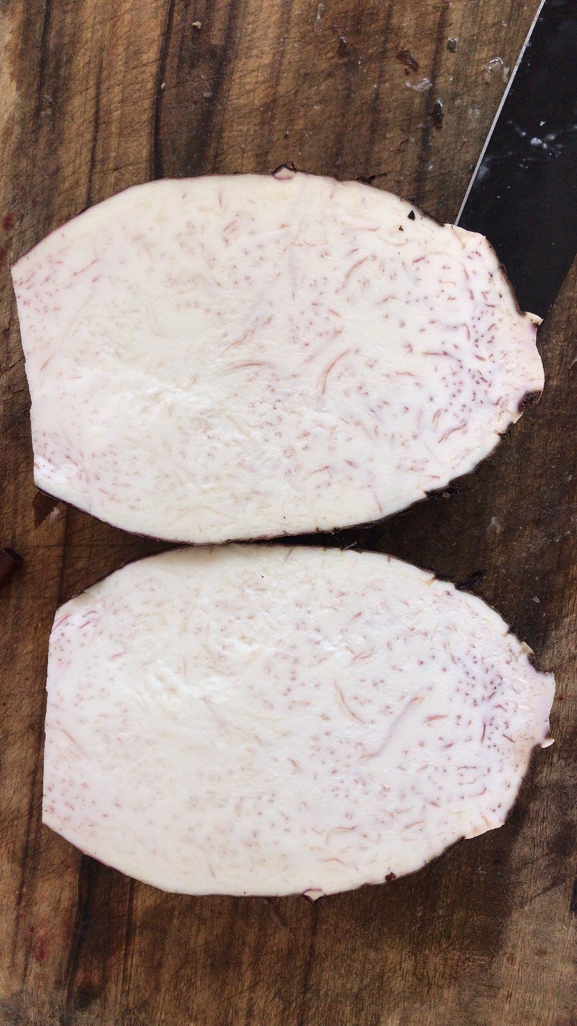  平原红沙土质精心培育，中等大小香芋