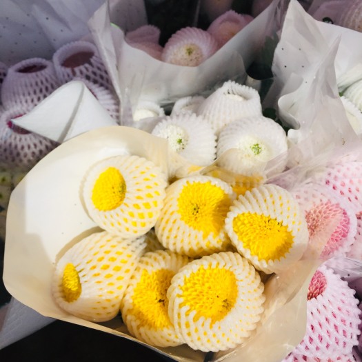 昆明 昆明基地直发：各色乒乓菊、杆长50～65CM、花头大重量重