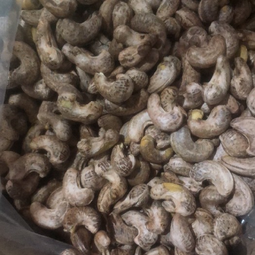 凭祥市 今年新货！！！带衣盐焗腰果180 质量好 价格实惠