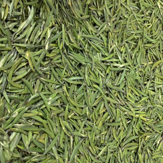 武汉 中国高端绿茶-竹叶青。精选全芽，纯手工制做，滋味醇厚，回甘持