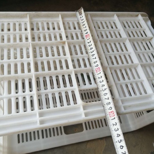 靖江市周转箱 4.5斤的大白周转筐用过一次。需要的老板联系。