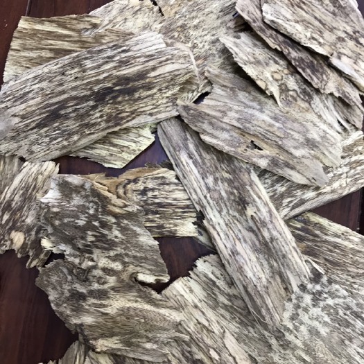玉林 沉香薄片，够含量。