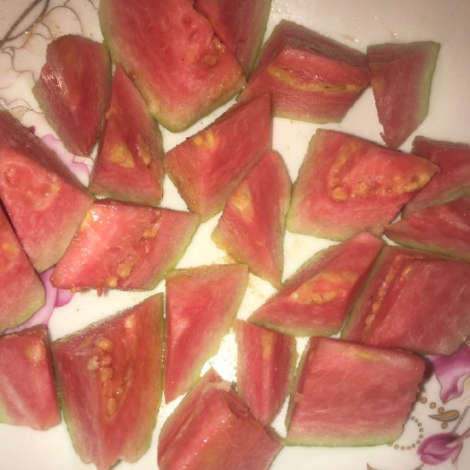 西瓜芭乐 广西番石榴红心芭乐大量供应,批发零售一件代发